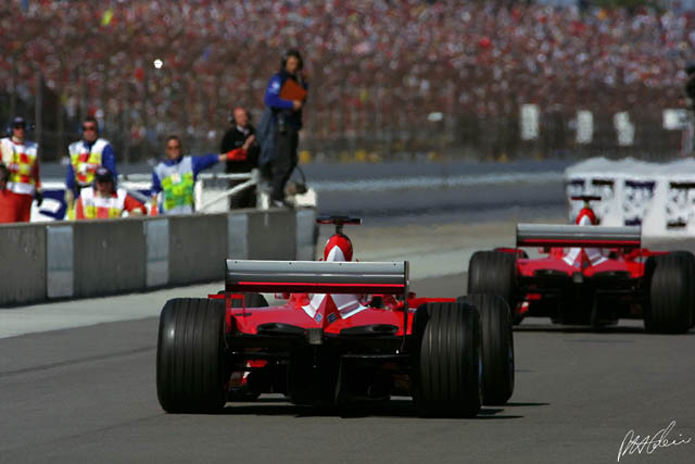 Barrichello_2001_USA_01_PHC.jpg