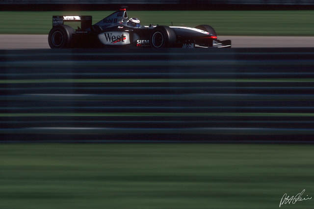 Hakkinen_2001_USA_02_PHC.jpg