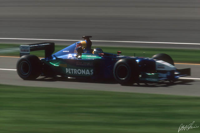 Heidfeld_2001_USA_01_PHC.jpg