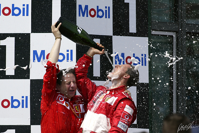 Podium_2002_France_02_PHC.jpg