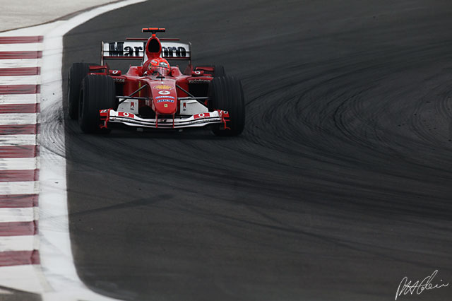 Schumacher_2004_Bahrain_02_PHC.jpg