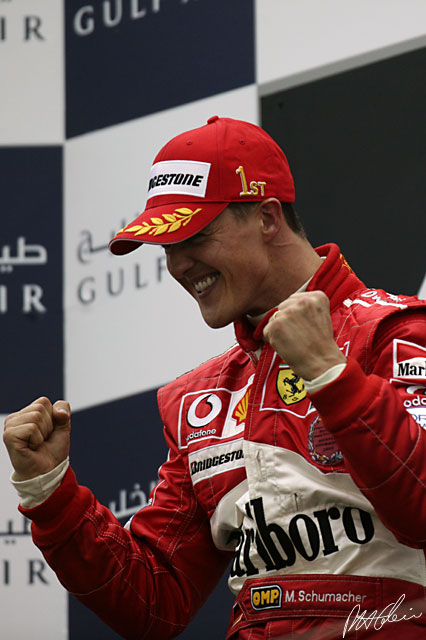 Schumacher_2004_Bahrain_07_PHC.jpg