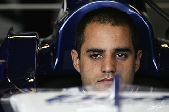 Montoya_2004_Monaco_01_PHC.jpg