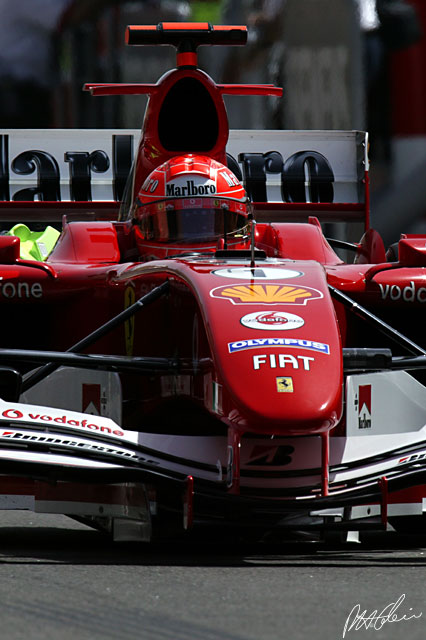 Schumacher_2005_Bahrain_02_PHC.jpg