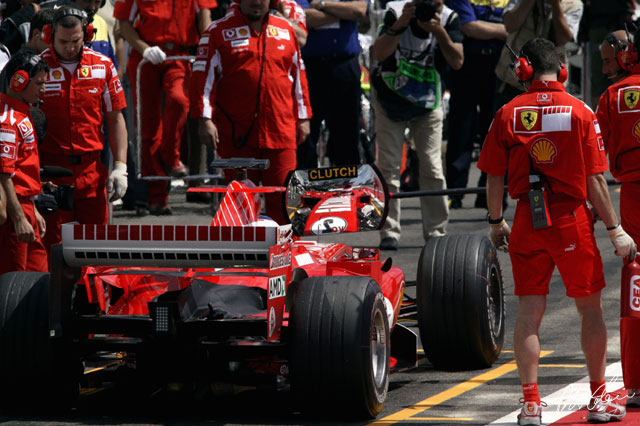 Barrichello_2005_France_01_PHC.jpg