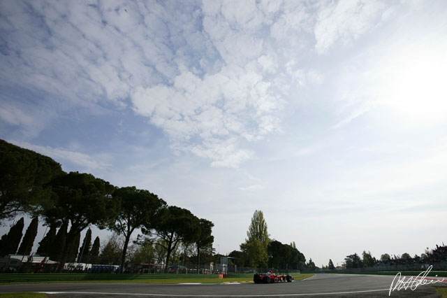 Barrichello_2005_Imola_01_PHC.jpg