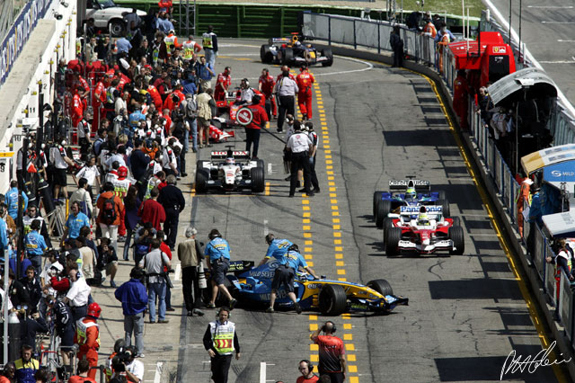 Pitlane_2005_Imola_01_PHC.jpg