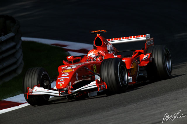 Schumacher_2005_Italy_01_PHC.jpg