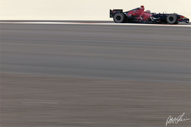 Liuzzi_2006_Bahrain_02_PHC.jpg