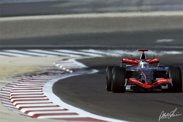 Raikkonen_2006_Bahrain_03_PHC.jpg