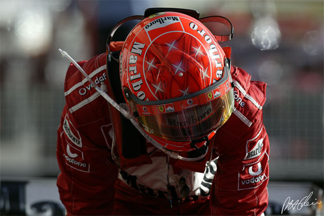 Schumacher_2006_Bahrain_01_PHC.jpg