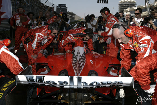 Schumacher_2006_Bahrain_05_PHC.jpg