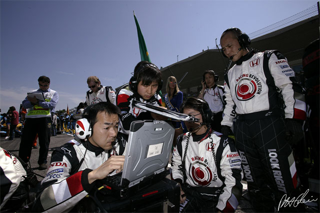 Honda-team_2006_Imola_01_PHC.jpg