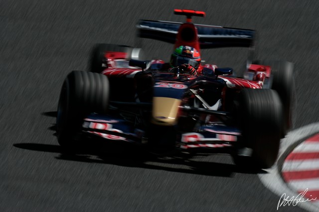 Liuzzi_2006_Japan_01_PHC.jpg