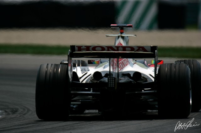 Barrichello_2006_USA_03_PHC.jpg