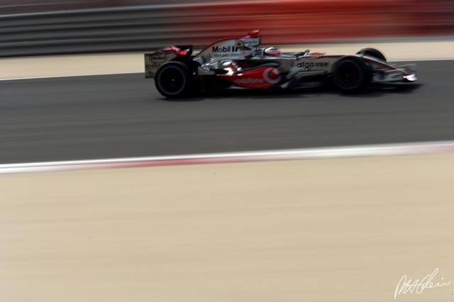 Alonso_2007_Bahrain_01_PHC.jpg