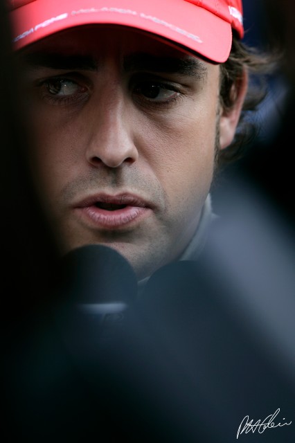 Alonso_2007_Belgium_06_PHC.jpg