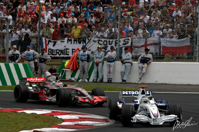 Heidfeld-Alonso_2007_France_02_PHC.jpg