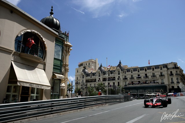 Alonso-Hamil_2007_Monaco_01_PHC.jpg