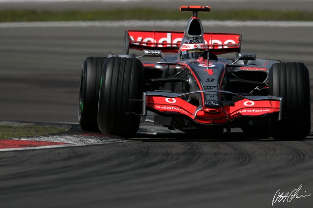 Alonso_2007_Nurburgring_09_PHC.jpg