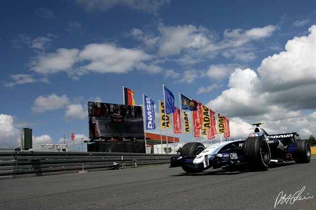 Wurz_2007_Nurburgring_01_PHC.jpg