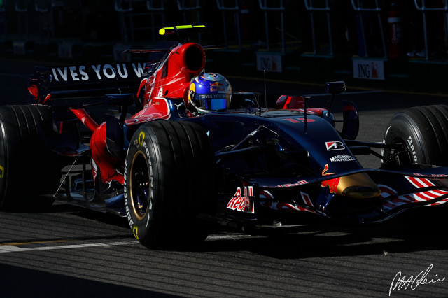 Vettel_2008_Australia_03_PHC.jpg