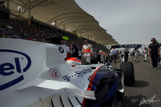 Kubica_2008_Bahrain_06_PHC.jpg