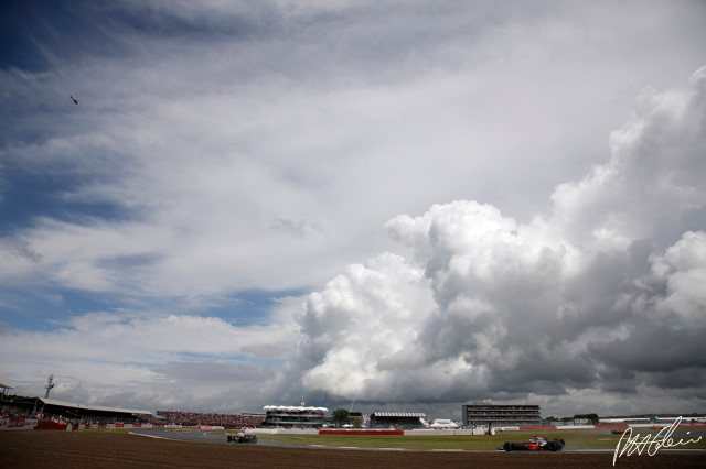 Trulli-Kovalainen_2008_England_01_PHC.jpg