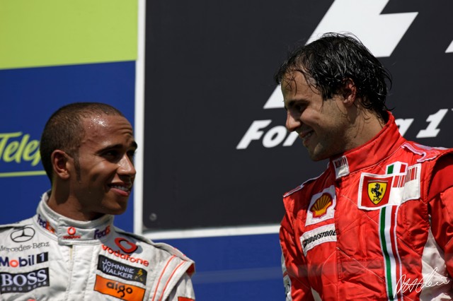 Massa-Hamilton_2008_Valencia_01_PHC.jpg