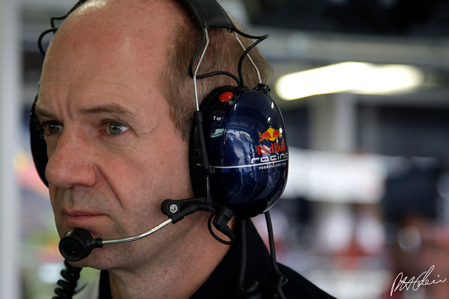 Newey_2008_Valencia_01_PHC.jpg