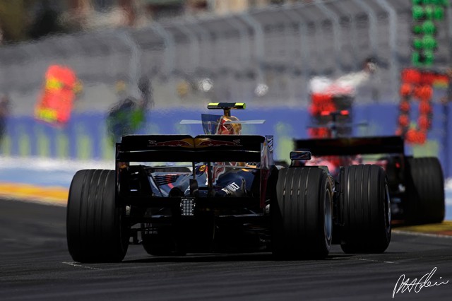 Webber_2008_Valencia_03_PHC.jpg