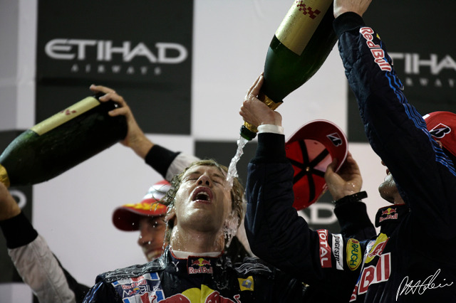 Vettel_2009_Abu-Dhabi_29_PHC.jpg