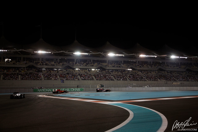 Alguersuari-Massa_2010_AbuDhabi_01_PHC.jpg