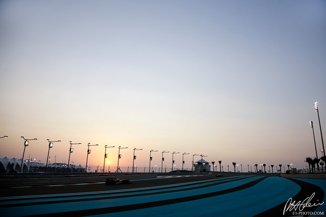 Alonso-Webber_2010_AbuDhabi_01_PHC.jpg