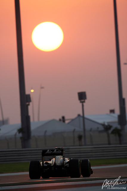 Kovalainen_2010_AbuDhabi_01_PHC.jpg