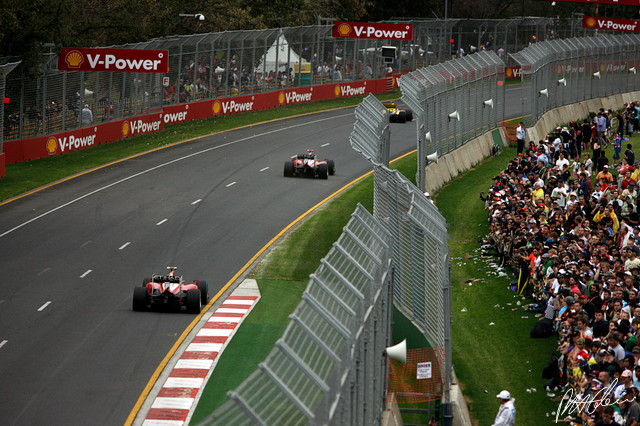 Alonso-Massa_2010_Australia_02_PHC.jpg