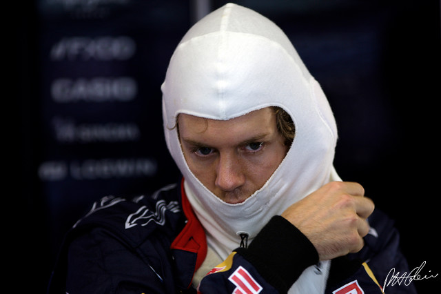 Vettel_2010_Australia_11_PHC.jpg