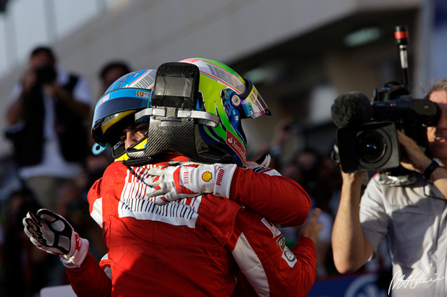 Alonso-Massa_2010_Bahrain_01_PHC.jpg