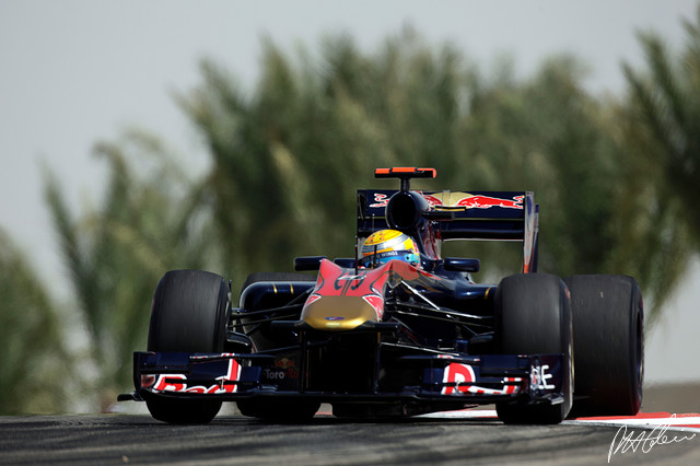 Buemi_2010_Bahrain_01_PHC.jpg