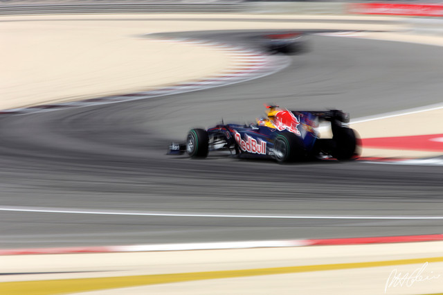 Vettel_2010_Bahrain_08_PHC.jpg