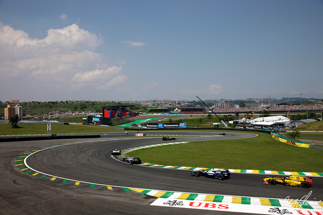 Kubica-Hulkenberg_2010_Brazil_01_PHC.jpg