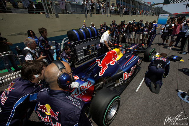 Vettel_2010_Brazil_14_PHC.jpg