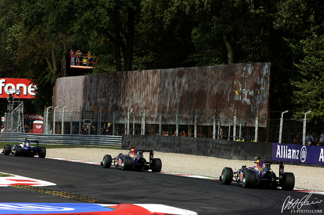 Hulk-Vettel-Webber_2010_Italy_01_PHC.jpg