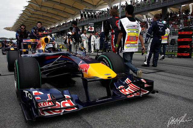 Vettel-Webber_2010_Malaysia_02_PHC.jpg