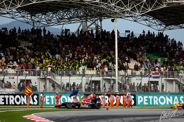 Vettel-victory_2010_Malaysia_01_PHC.jpg