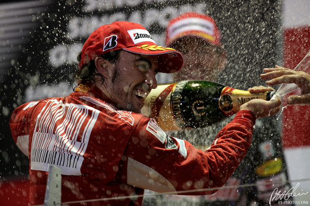 Alonso_2010_Singapore_16_PHC.jpg