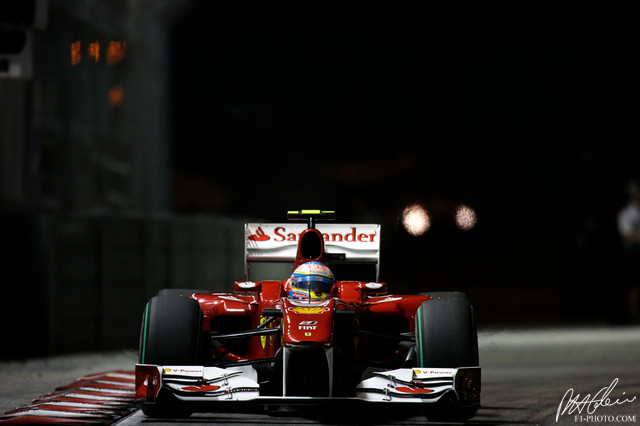 Alonso_2010_Singapore_20_PHC.jpg