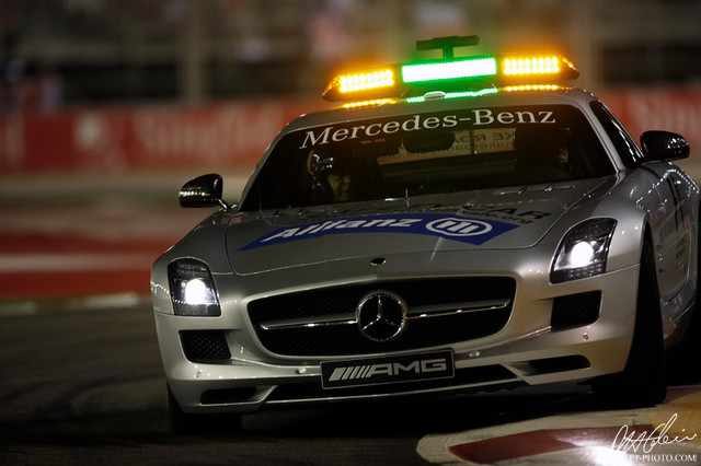 Safety-Car_2010_Singapore_01_PHC.jpg