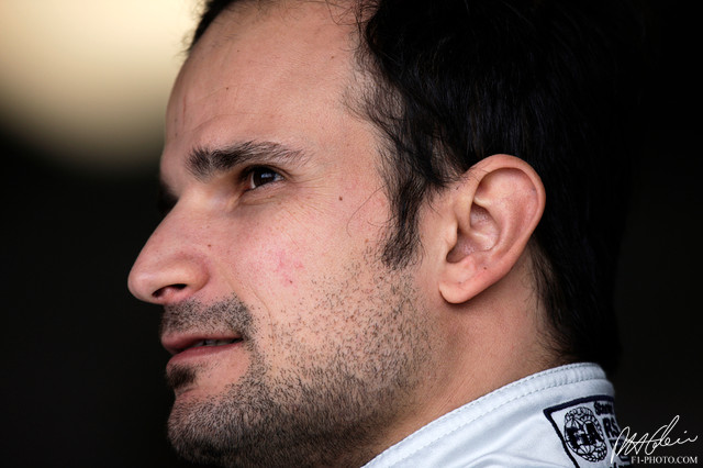 Liuzzi_2011_Australia_01_PHC.jpg