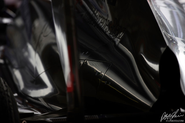 Graphics-McLaren_2011_Belgium_03_PHC.jpg